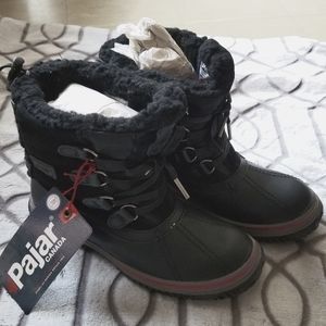 Brand new Pajar leather and sued black snow boots